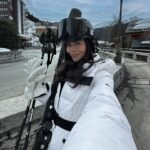 Emily Canham Instagram – the only school I’ve ever turned up on time for 🙂🙃⛷️

#skitrip #courchevel #salomon