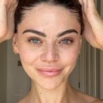 Emily Canham Instagram – FINALLY got my lash routine perfected
@olaplex lash serum @spacenk
@lauramercier lash curlers
@maxfactor mascara
#makeup #lashserum #lashroutine