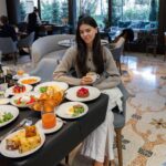 Emily Canham Instagram – join me for breaky? 🫶🏼🫶🏼💘

#hotelbreakfast #fourseasons #jennikayne #jennikaynecooper AD-PR
