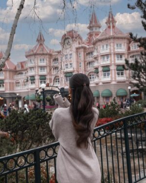 Emily Canham Instagram - Disney album 😌 the second Disney vlog has just gone live. I will genuinely treasure these memories for ever 🥹🏰🐭🫶🏼 

@disneylandparis - #disneylandhotel (AD-PR)