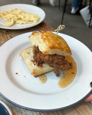 Emily Canham Instagram - 48 hours in New Orleans 🇺🇸 

best eats 
@willajeanneworleans 
@mrbsbistro 
@cafedumonde 

#neworleans #neworleansfood #visitneworleans