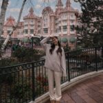 Emily Canham Instagram – And just like that.. the Disneyland Hotel is open post renovation and it’s DREAMY! 🥹🥹🐭🏰

@disneylandparis – #disneylandhotel (AD-PR)

Have you ever been to Disneyland Paris?