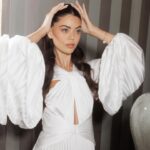 Emily Canham Instagram – A dreamy afternoon with L’Oréal Paris at The Princes Trust awards.

Last summer I had the privilege of spending the day with a group on programme with The Princes Trust. It’s one thing to hear about the work of the trust, but see it in action and the genuine impact it has on young people’s lives was so inspiring. 

If you’re looking to build your confidence, get back into work or you’re even looking to launch a business then the Princes Trust is a wonderful place to seek support. 

Lip combo is (of course) 
L’Oréal Paris Seine sunset lip liner   173 lipstick 

..and yes the dress got it’s first outing 💘💘💘

#lorealparis #makeup #hair #skin #PrincesTrustAwards @lorealparis