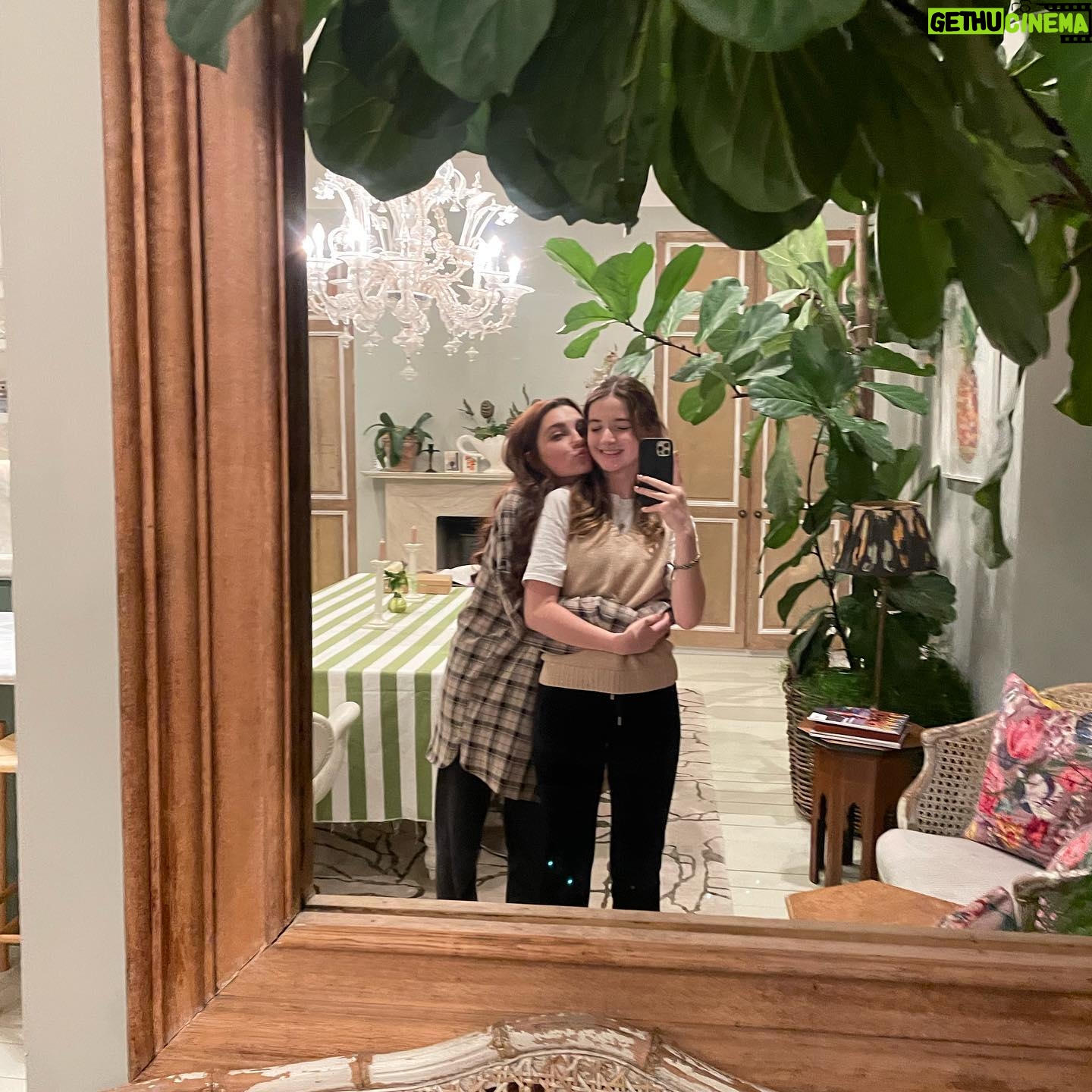 Emily Carey Instagram - happy birthday to my girl 🩷 sending virtual hugs and wishing they were real ones