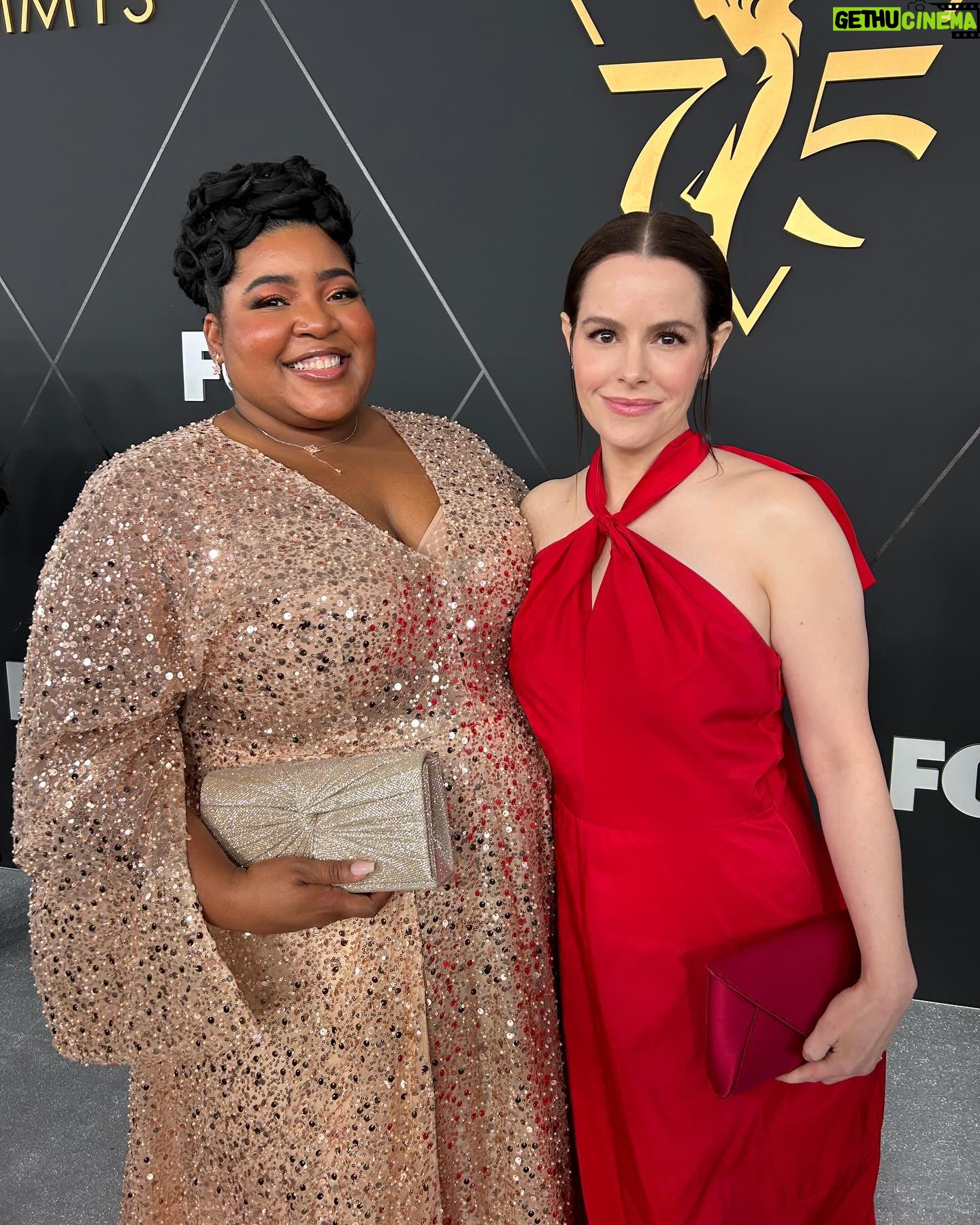 Emily Hampshire Instagram - Emmys and friends💃🏻