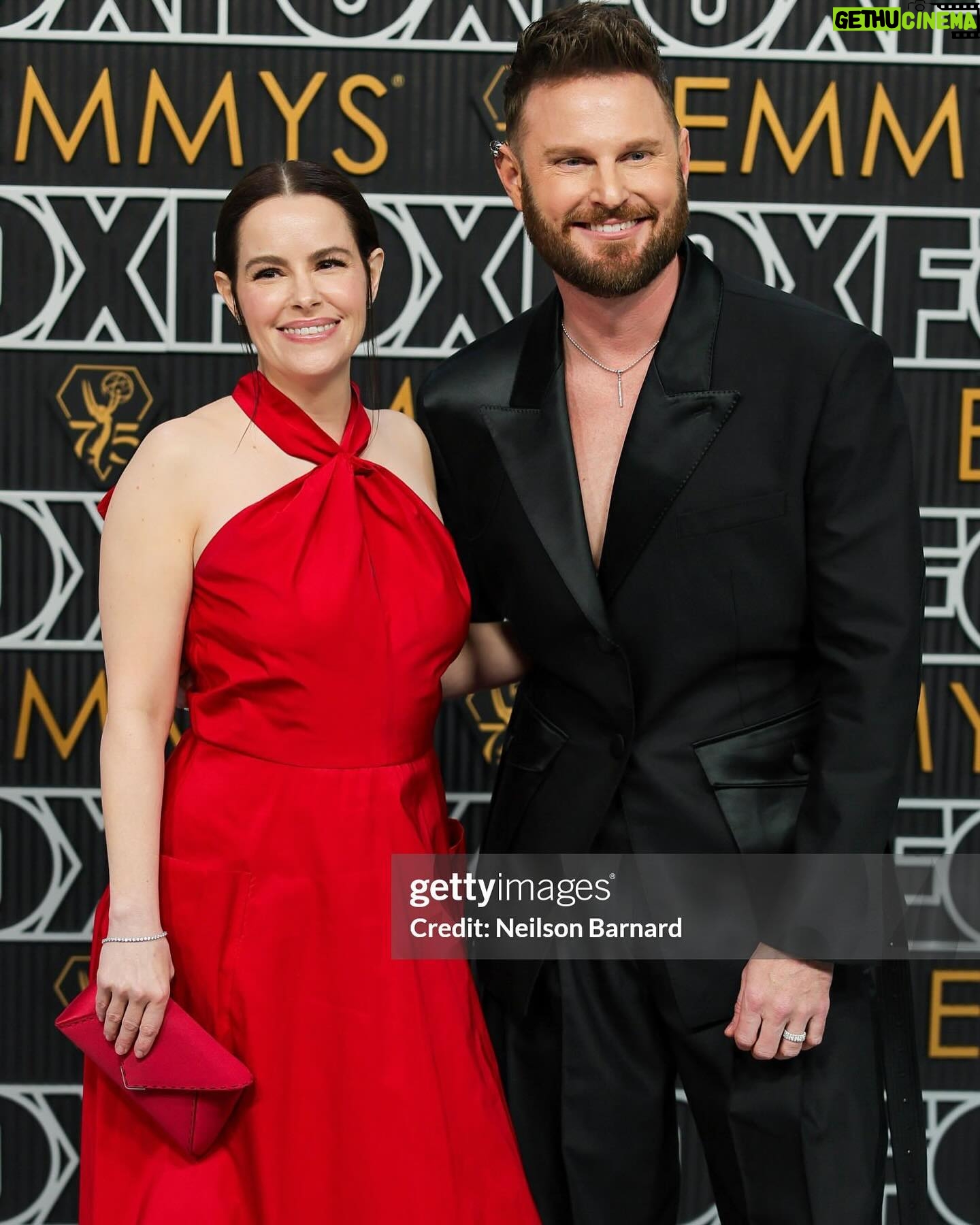 Emily Hampshire Instagram - Emmys and friends💃🏻