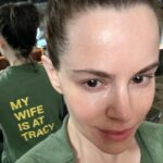 Emily Hampshire Instagram – Caption on T-Shirt @tracyandersononlinestudio