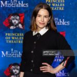 Emily Hampshire Instagram - When I first saw Les Mis decadeSSS ago, I wanted to be Éponine more than anything in the whole wide 🌎 I even got her red newsies hat & wore it every single day. Cut to today: the Toronto production is SOOO good! 👏🏻🌹👏🏻🌹to the entire cast… but I’m still willing to play Éponine if they ever need an understudy🤓