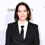 Emily Hampshire Instagram – Hair n makeup by ME 👩🏻💄 …but mostly thx to products by @makeupbymario @vegamour & @kjaerweis