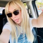 Emily Kinney Instagram – Curtain bangs for the shows this weekend. Boston! Portsmouth! Link to tix in bio. 💇🏼‍♀️😎