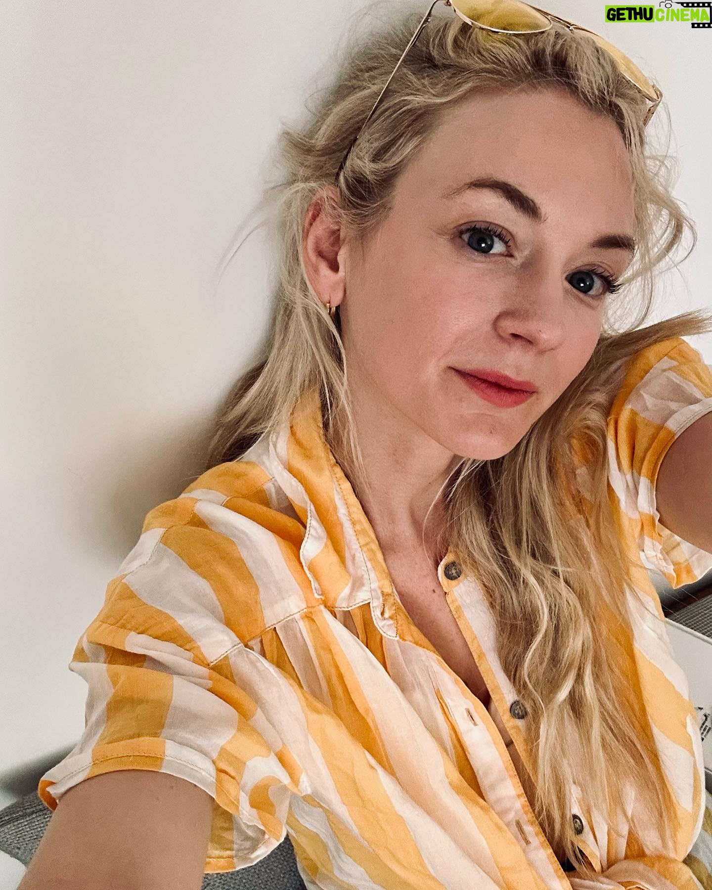 Emily Kinney Instagram - Looking out the right sunglasses can really brighten things up you know. 😝🕶️ #ootd Hey did you guy get your tix to my show on Friday? ☀️