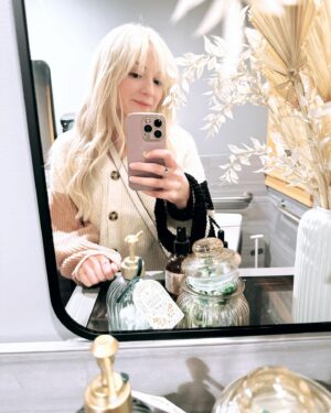 Emily Kinney Instagram - Bangs 💇🏼‍♀️