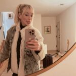 Emily Kinney Instagram - ☃️💫