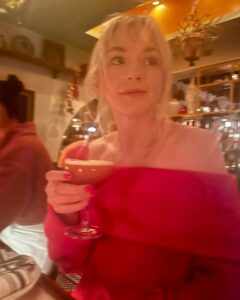 Emily Kinney Instagram - It’s giving holiday rom com glow up 😝🤶🎄☃️