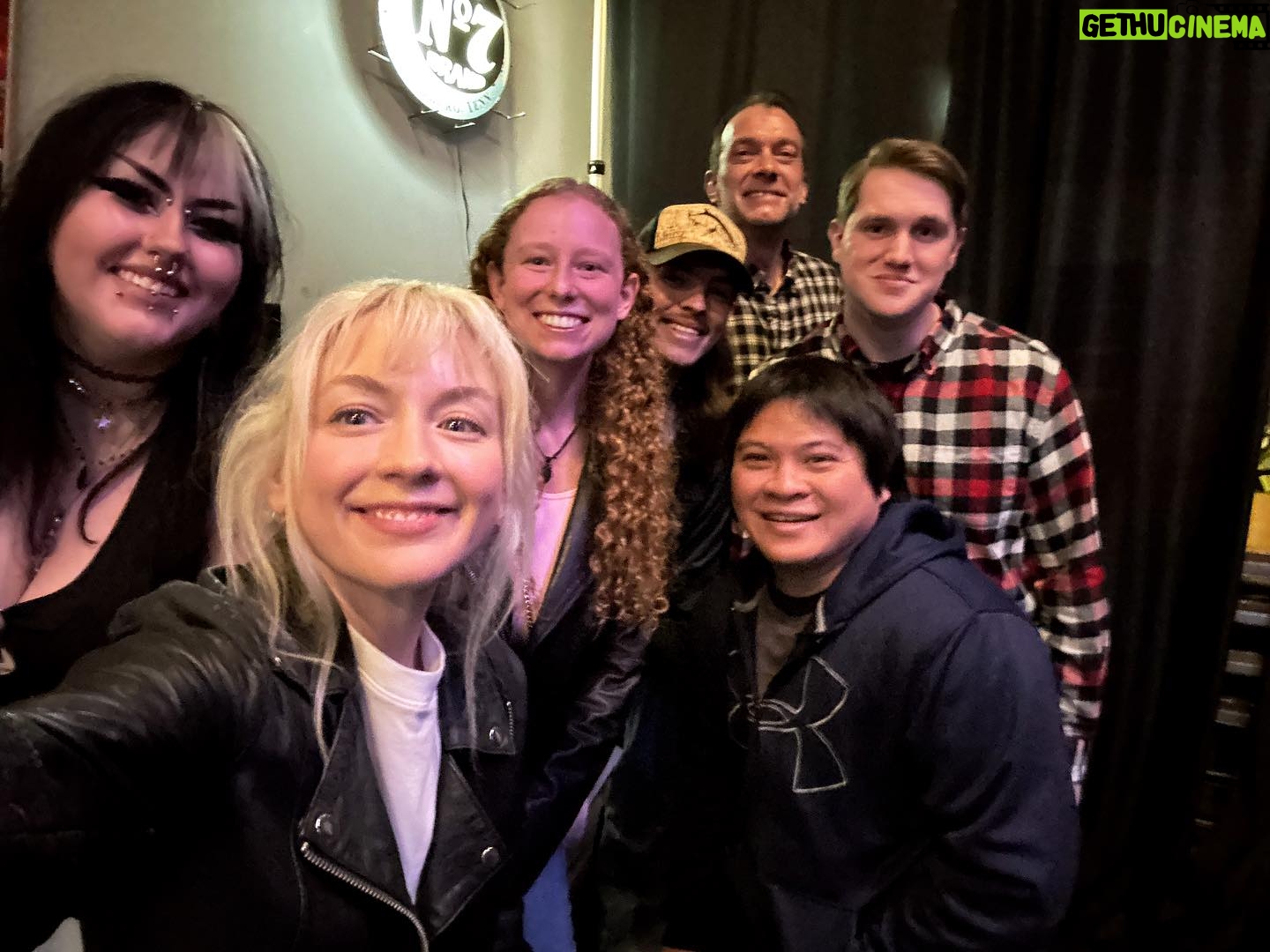 Emily Kinney Instagram - Last night was fun. Thanks for coming out, Nashville! Here’s me and some cuties. ❤️🤗