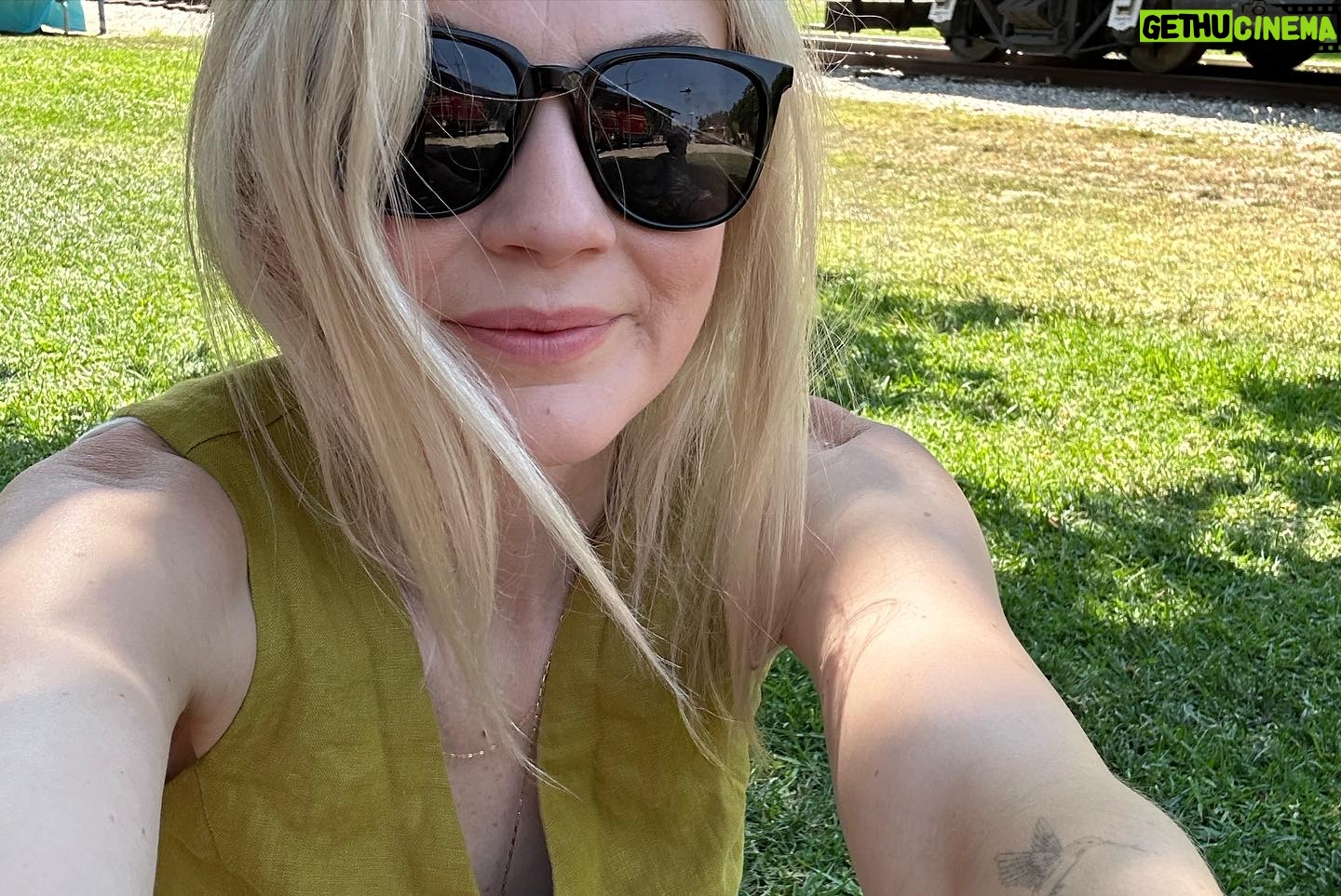 Emily Kinney Instagram - Life lately. 🤗keep swiping for Lady and @morgxnofficial Online show in two days, you guys got your tix and meet and greets ?! ❤️💫 Link in bio.