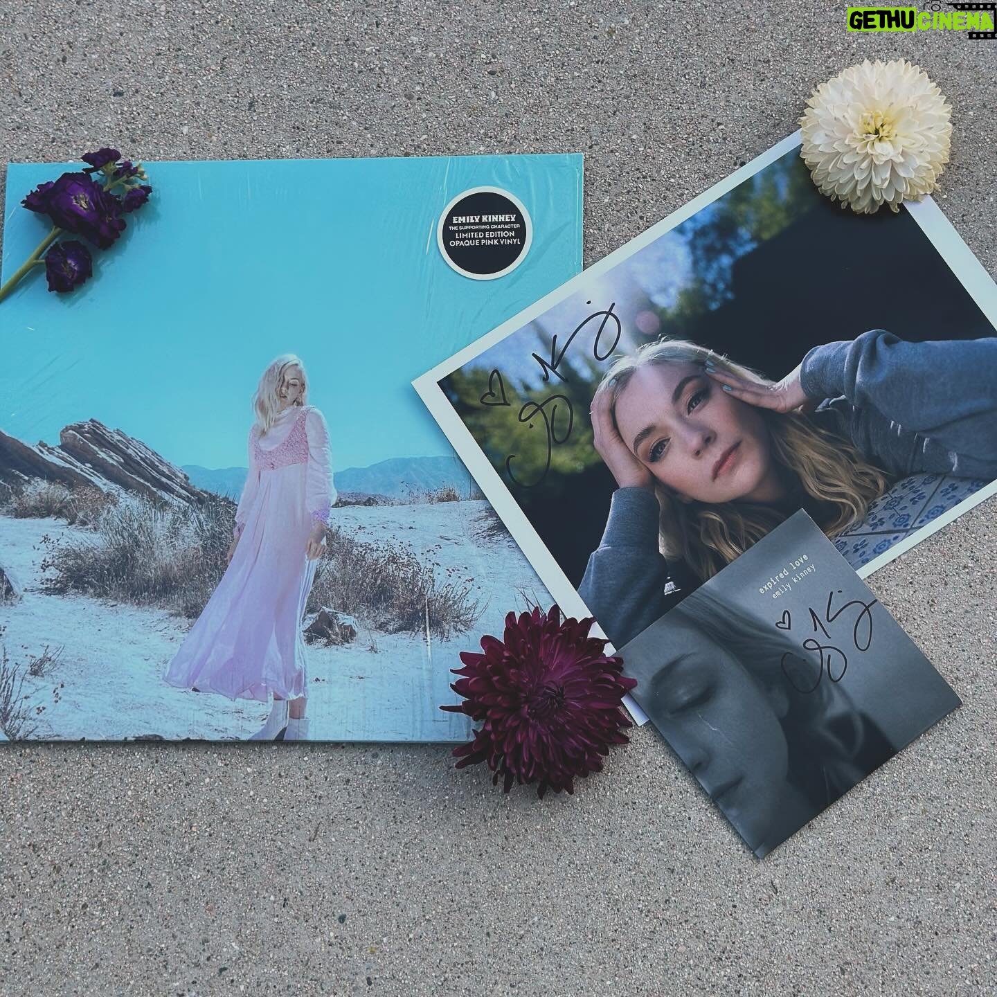 Emily Kinney Instagram - Pink vinyl, first edition expired love cds and other exclusive merch available only through VEEPS. Click ‘spring fling’ at the link in my bio to get your tix to my April 5th show or to order some special merch!! 🌺🌸🌼❤️
