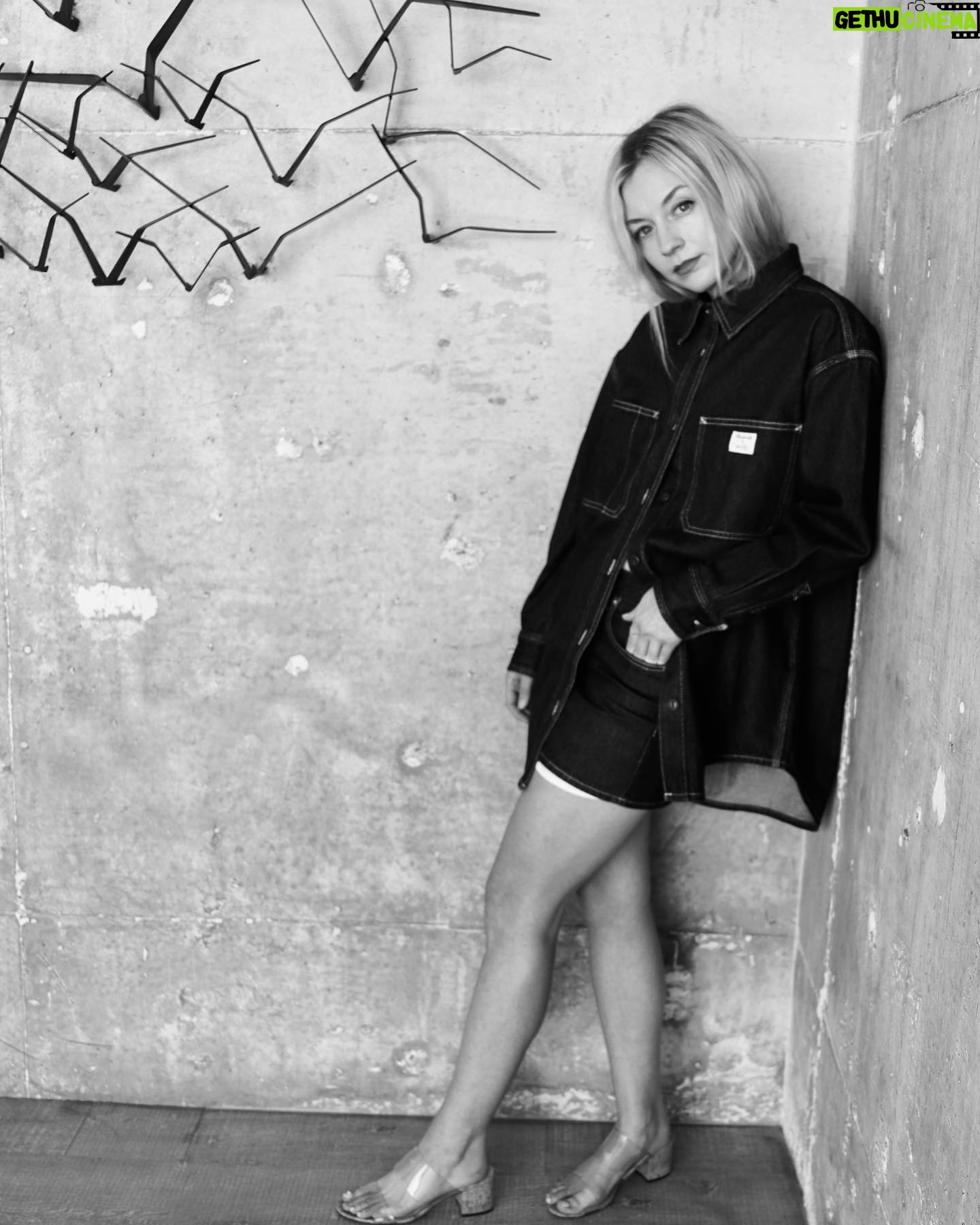 Emily Kinney Instagram - Giving my favorite fall set from @madewell x @mollyddickson more insta-screen time. Pics by my fav @tina_turnbow