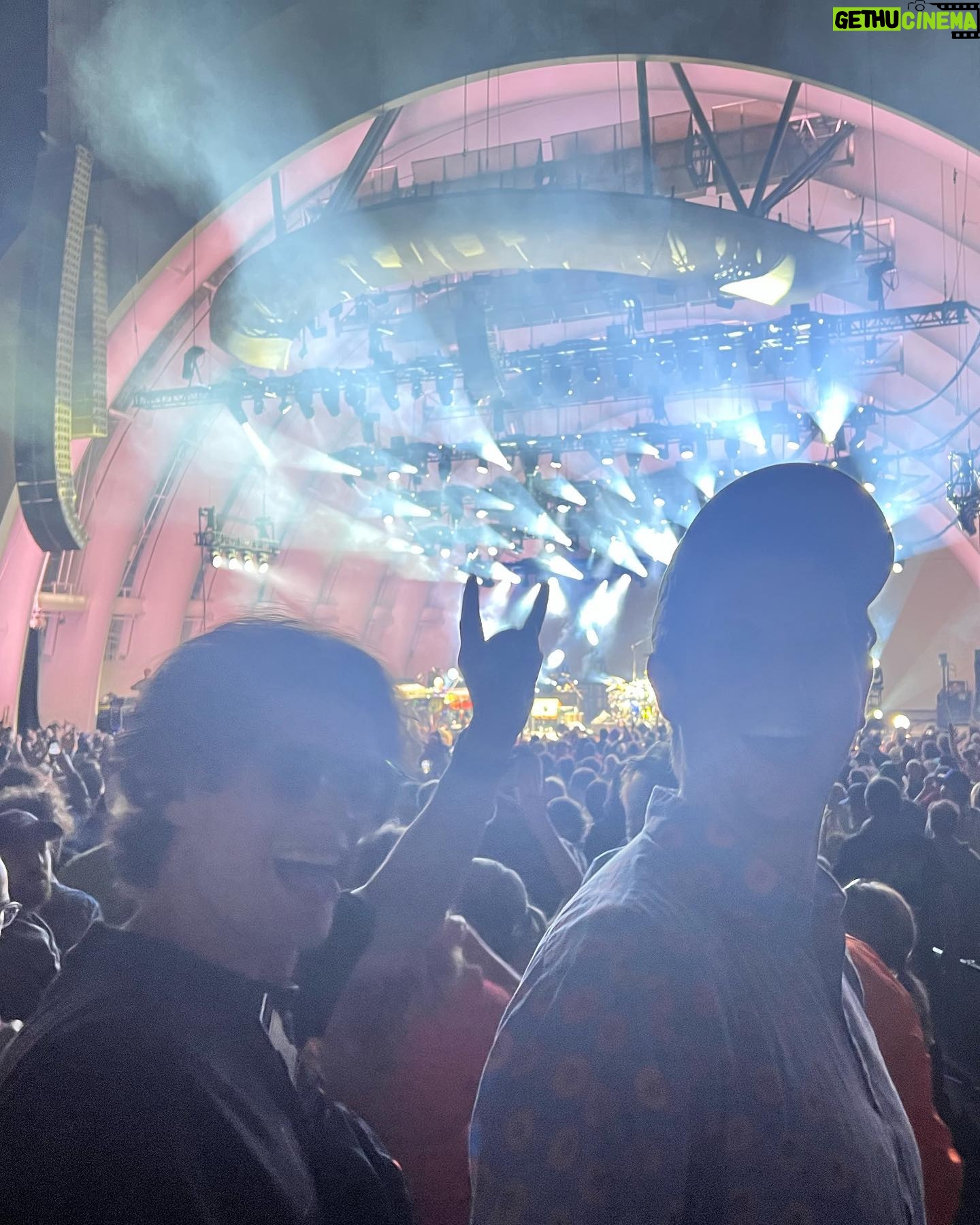 Emily Osment Instagram - what a city to live in, indeed @phish