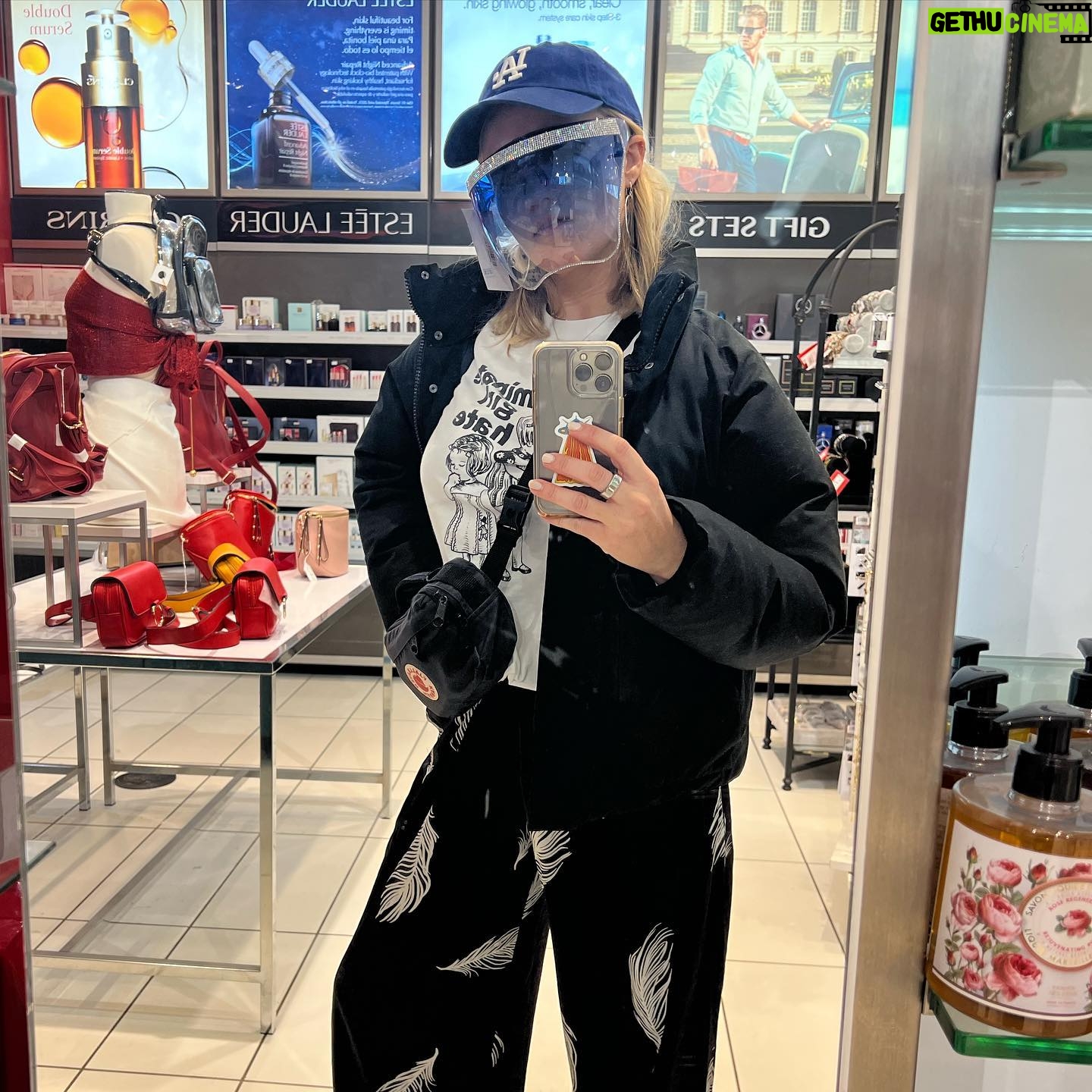 Emily Osment Instagram - *choose your fighter* part 2 1) Mandy! 2) Un-Mandy 3) Fashion Emily 4) Trombone Emily 5) Sleepytime Emily Out here promoting silliness whenever I can because Instagram doesn’t matter but the women of Iran do! So does voting and getting your flu/booster shot and taking care of your mental health! The holidays are upon us and as much as they are joyful for some they are equally daunting for others so please be kind and make space for those just trying to get through it. Watch your overconsumption and wastefulness in all ways of life and be gentle always! Lots of love.