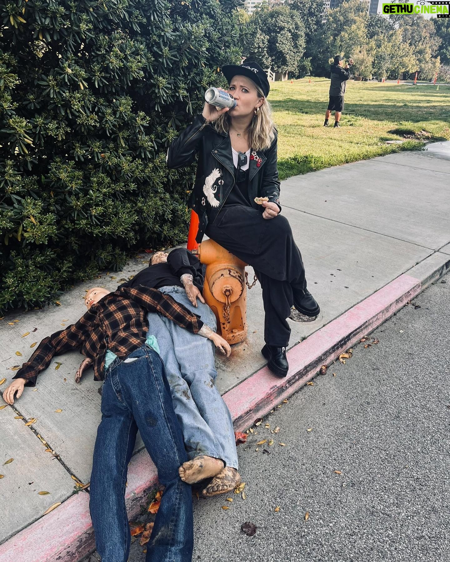 Emily Osment Instagram - Tonight’s hour long season finale for Yung Sheldy is an absolute doozy. These are the only photos I have from set that aren’t massive spoilers. 1) me and some very tired extras 2) fam photo with a @jeffasheets photobomb 3) @montanajordan in his street clothes which include a knife belt Texas forever See you tonight at 8!!!