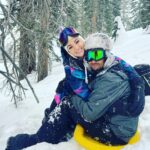 Emily Osment Instagram - New girl band, same measly amount of air, a lot of cold butts and somehow zero injuries ❄️ 🏂 💜 #FondalaGondola