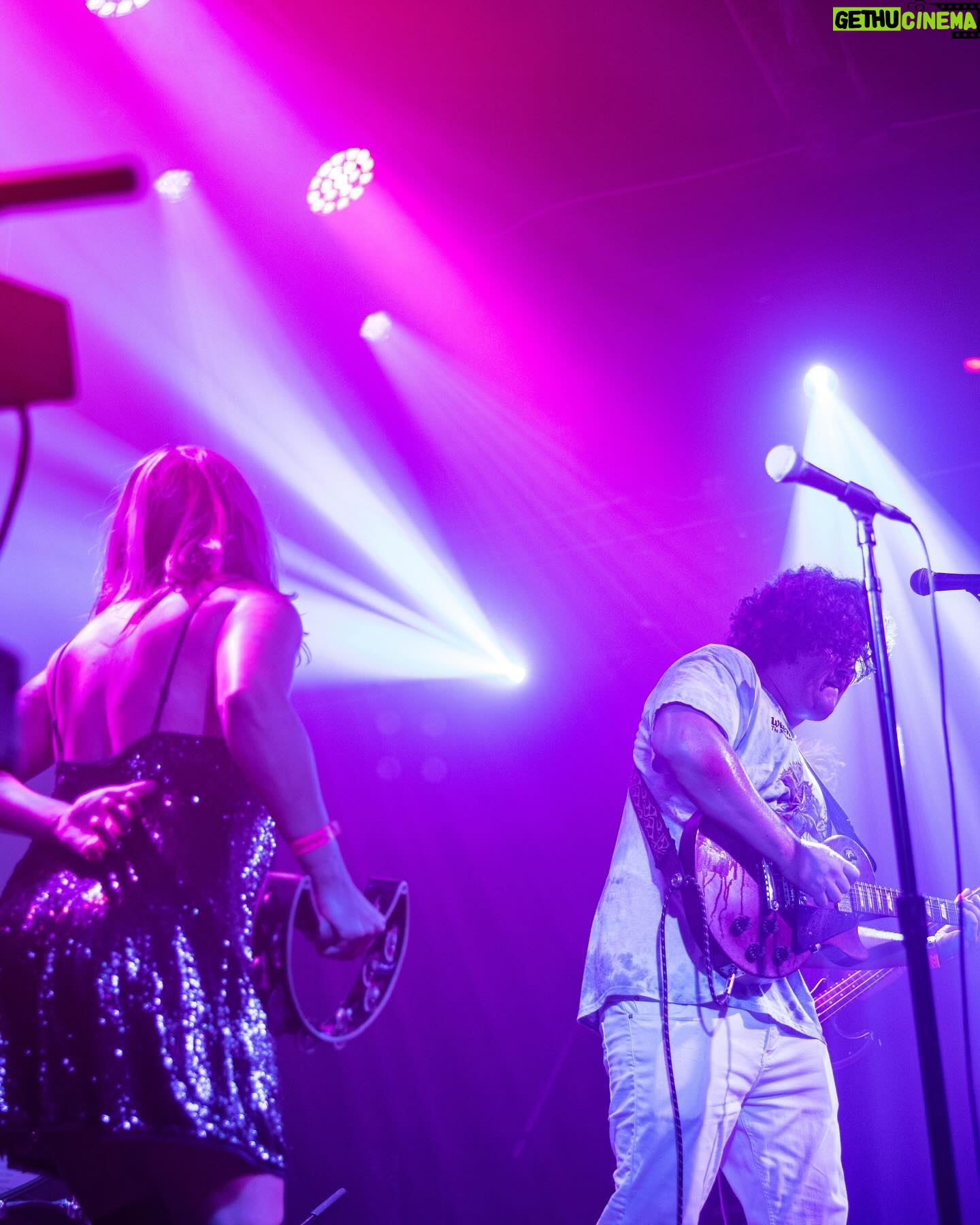 Emily Osment Instagram - Oh Damn Darlin! Throwing it back to @thetroubadour with @tiotheband this summer - Photos by @rjdepalm !