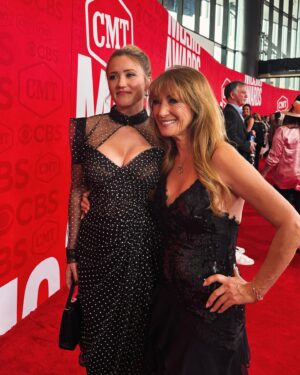 Emily Osment Instagram - Wowwwee what an unforgettable weekend in Austin! Huge thank you to the #cmtawards for being such incredible hosts @montanajordan and I had our heads on a swivel the whole night- and so wonderful to run into sweet @janeseymour from my Kominsky Method days! 
Thank you to my gorgeous date @gitanagamboa for being the most superb travel partner and @itsamandalim for putting together such a LEWK. I have never felt so sparkly —> @gemymaalouf @davidyurman @giuseppezanotti 
Such a momentous time to be in Austin in the path of totality for the solar eclipse. What LUCK. Feeling so filled up with good energy and joy joy joy. 10/10 Austin, no notes. Get ready for more Georgie and Mandy rull soon… ☀️ 🕶️ 🤠 ✨ 🎶