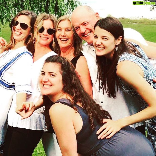 Emily VanCamp Instagram - The original 6 💕