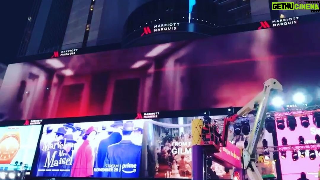 Emily VanCamp Instagram - And we’re up in Times Square! Thanks for sharing @manishdayal !!#TheResident premieres Jan 21st at 10pm on @foxtv 💉