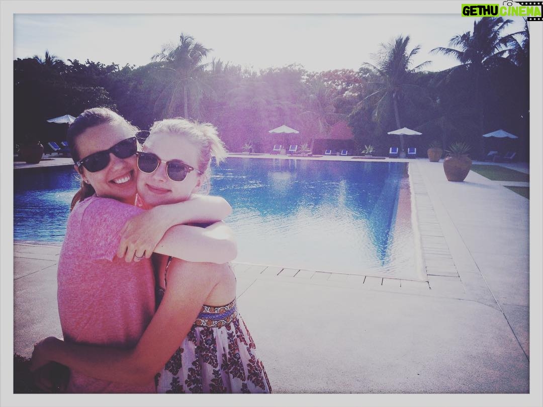 Emily VanCamp Instagram - Happiest of birthdays to my amazing sister @katievancamp 🎈🎈🎈 Nobody can get me laughing like this girl. Can't wait until we reunite again, hopefully on another gorgeous trip like this! Love you to the moon and back Kate ❤️