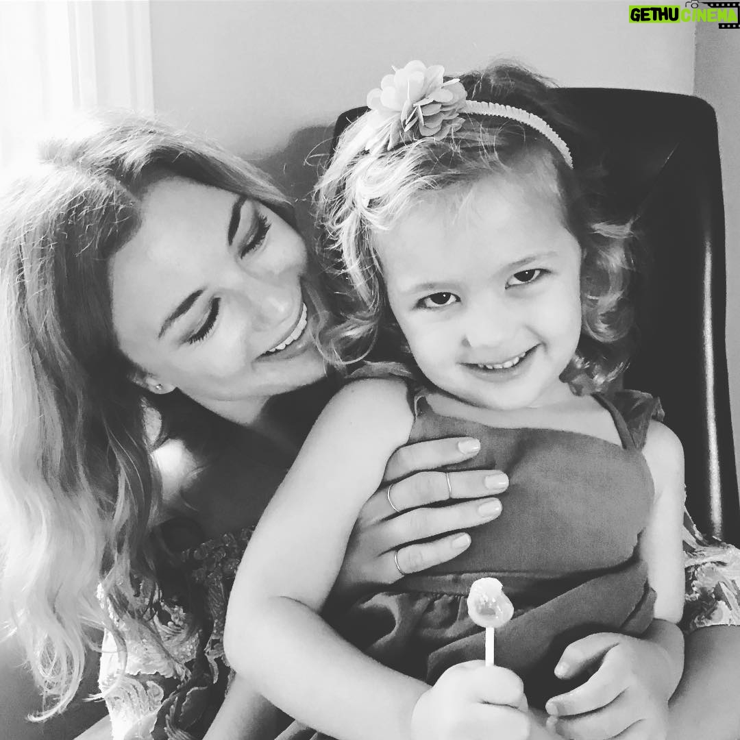Emily VanCamp Instagram - Auntie Em and Ivy time 💜💜💜 Love hanging with this sweet girl #auntielove