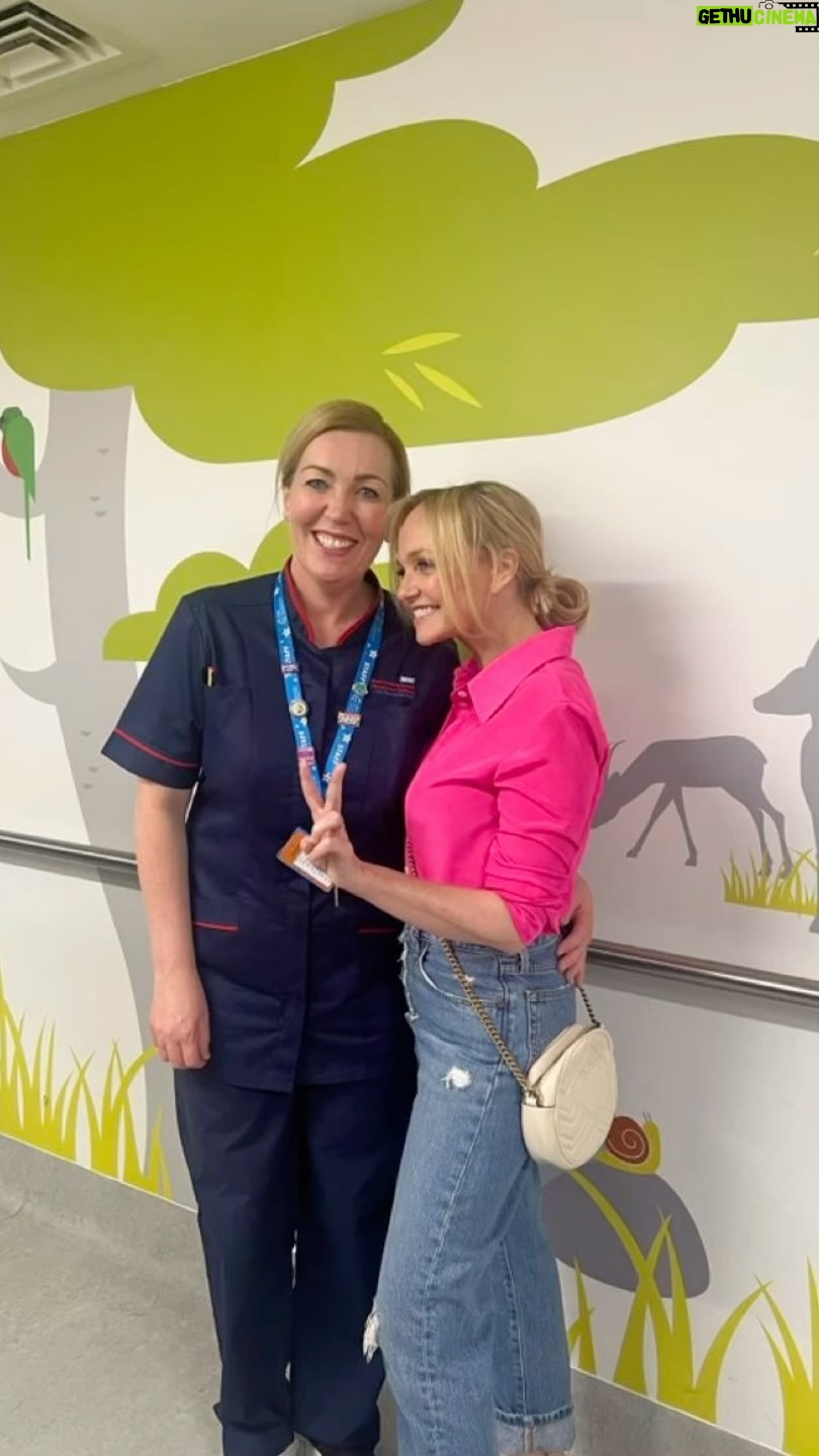 Emma Bunton Instagram - I was honoured to spend a special day, celebrating incredible people #internationalnursesday @greatormondst