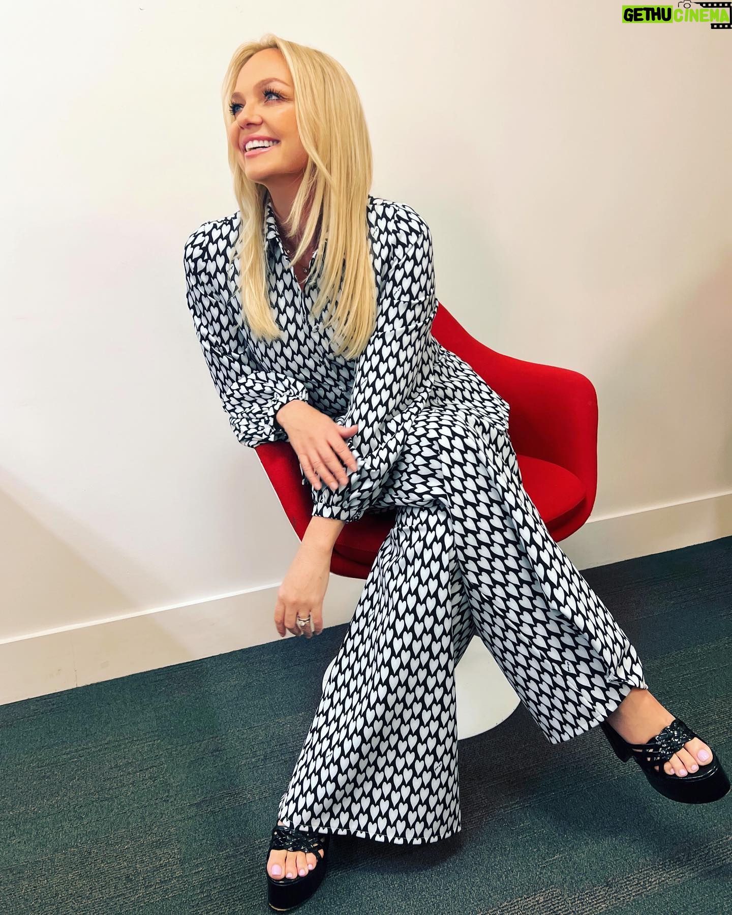 Emma Bunton Instagram - Having fun @bbctheoneshow telling you all about my Christmas show 🥳🎄can’t wait to see you all there!