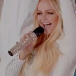 Emma Bunton Instagram - #throwback to 2019 and performing Santa Baby in front of Cinderella’s Castle! What a special day this was! 🏰💗 Expect Santa Baby, plus loads of other Christmas classics and solo & Spice Girls’ hits, at my Christmas shows which start in Manchester in less than two weeks!!!! 🎟️Get your tickets via the link in my bio: