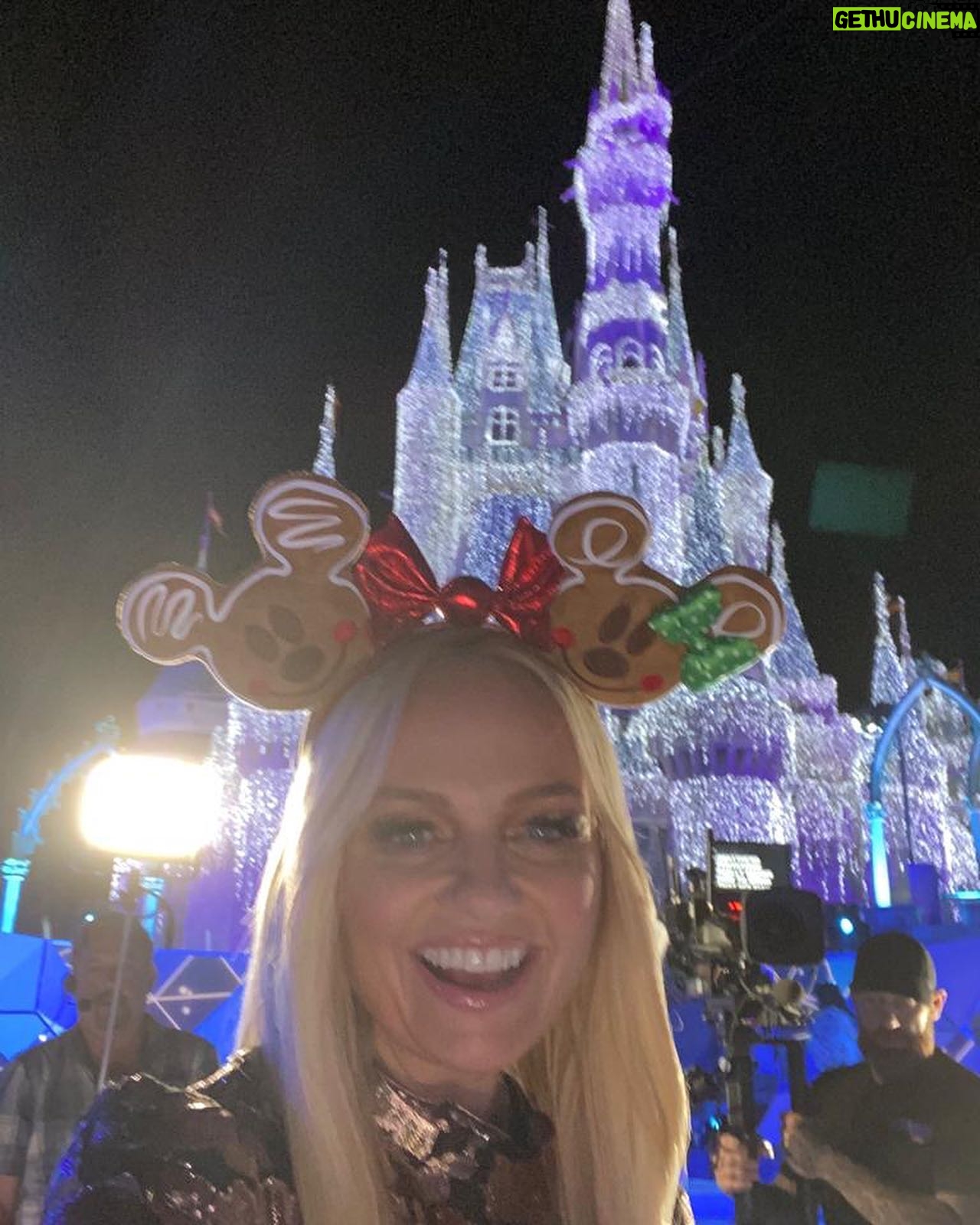 Emma Bunton Instagram - Happy Thanksgiving to all my American followers! Hope you have the best day with your families and loved ones 💕 #takemebacksoonplease