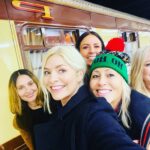 Emma Bunton Instagram – The best start to my Christmas!! I look forward to this train trip every year
with my beautiful girls @ruby1kid @shishib @hollywilloughby #demetz thank you @belmondbritishpullman and @kate_lawton_ still singing Xmas songs!! 🌲🌲🌲
