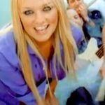 Emma Bunton Instagram - Happy Anniversary to What I Am! 💕 And the music video that’s a lesson to never leave the bath water running!!! 🛁💦 Who’d like to see this in the setlist for the Christmas shows? 🎄 #emmabuntonchristmasparty