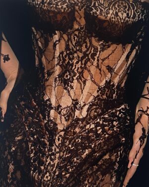 Emma Chamberlain Instagram - i can’t believe im back
thank you @metcostumeinstitute @voguemagazine 
thank you @jeanpaulgaultier @jaredellner @cartier for your love, collaboration, and dedication 
thank you @kdeenihan @samiknighthair @thuybnguyen @thebeautysandwich @lancomeofficial for making me feel … amazing
photos by @mrqs.jean @gettyentertainment