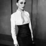 Emma Chamberlain Instagram - @vanityfair in @thombrowne & @cartier & @lancomeofficial @gettyentertainment #VFOscars #VanityFairOscarParty