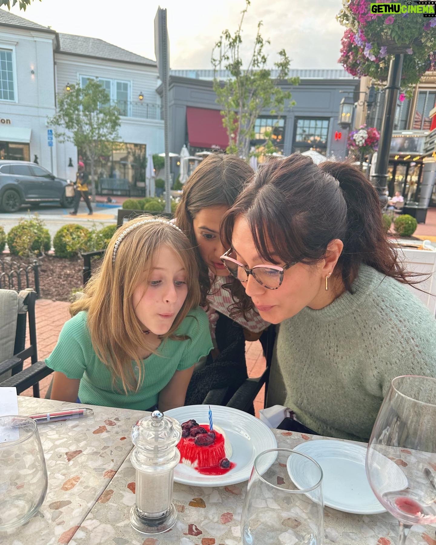 Emma Heming - 58.9K Likes - Hi! 👋🏽 It’s my birthday and I’ve had an epic week getting to celebrate with some of my beloved family and friends.
I’m making a few BIG birthday wishes! This one I hope you could make a reality 🙏🏽 Text or call a person in your life that’s a caregiver and let them know here is X, Y, or Z I can do to help you this week. If the caregiver says, “I’m fine, I don’t need anything,” which most likely is what they just might say, then drop some food at their doorstep or flowers or a small something and text them after to let them know it’s there. Or honestly, just tell them thank you and that they are doing a great job. That kindness and support will go such a long long way. 🥰
