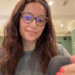 Emma Heming Instagram - “On behalf of the person you’re caring for that has dementia, whether they can express it or not—I want to say thank you. Thank you for loving them, thank you for spending time to educate yourself about dementia. Because that is the most compassionate thing that you can do by having more insight into their world and the life they are experiencing that they can’t always express.” Adria Thompson @belightcare Adria, what a mic drop that was. Thank you 🤍 #dementiaawareness #ftdawareness #caregiverawareness #caregivingsupport