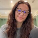 Emma Heming Instagram - “On behalf of the person you’re caring for that has dementia, whether they can express it or not—I want to say thank you. Thank you for loving them, thank you for spending time to educate yourself about dementia. Because that is the most compassionate thing that you can do by having more insight into their world and the life they are experiencing that they can’t always express.” Adria Thompson @belightcare Adria, what a mic drop that was. Thank you 🤍 #dementiaawareness #ftdawareness #caregiverawareness #caregivingsupport