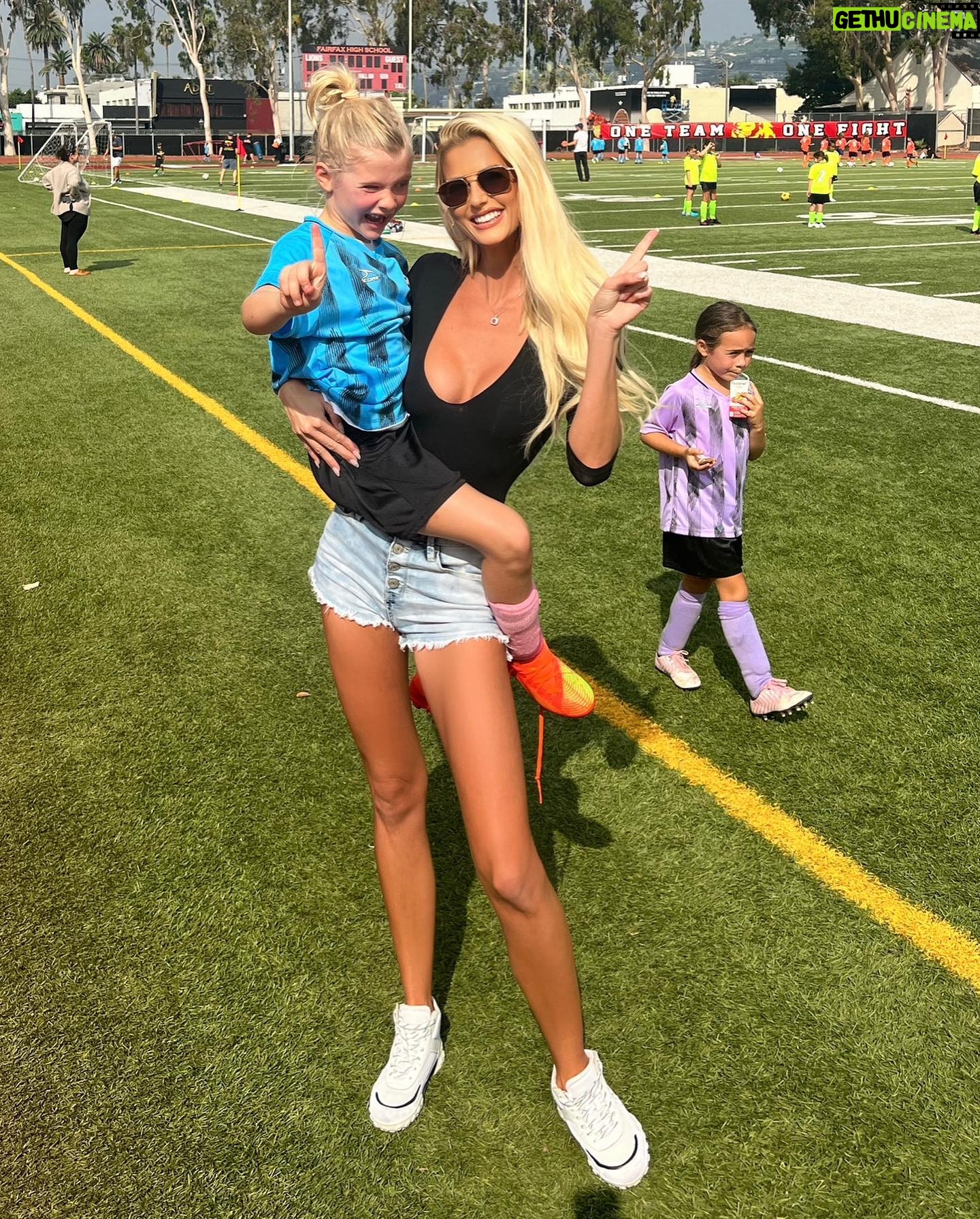 Emma Hernan Instagram - Life lately!! 😎👯♀️🥳👙🍒… last September photo dump!! How is it October in 3 days?!? 🤯🎃