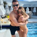 Emma Slater Instagram - One of us is a Chippendale. The other one likes chips occasionally. It’s just a beautiful friendship. So happy to support my friend here, along with @ezra.sosa & @brittbenae. Enjoy the rest of your run in Vegas @glebsavchenkoofficial!! 🥥☀️