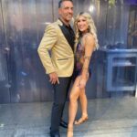 Emma Slater Instagram - FINALE TIME!!!!!! Good luck to all the finalists. I hope you guys enjoy the show, I don’t know who’s gunna win!!! Who do you think?! So proud to me among these people 🥹
