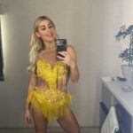 Emma Slater Instagram – Look who came today to see us, @witneycarson!!!! She heard it was Whitney Night and got confused. Don’t worry Wit, least you got the yellow memo! 😜⭐️🫶🏻🙌🏻☀️ 
Also I love me some @thebarrywilliams and @petamurgatroyd so slide to see the ballroom after their elimination at the end of the show. I think the Salsa that Barry and Peta did tonight was one of the best things I’ve seen on the show 😢 what did everyone think of the show tonight?