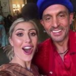 Emma Slater Instagram - Mid show thoughts. PLEASE VOTE right now, west coast has to vote blind so sorry! Text Mauricio x10 to 21523 and vote online also. Thank you thank you we love you!!! @mumansky18