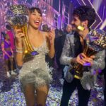 Emma Slater Instagram - THE CHAMPIONS!!!!! So so happy for these two, the season 32 winners @_xochitl.gomez @valentin. Flawless dancing and beautiful journey. Love this moment I captured between Val and @jennajohnson also, so cute 🥰 All the finalists put in so much hard work and dedication to their dances and their partnerships, congratulations to all of you guys @sashafarber1 @daniellakaragach @pashapashkov @theartemc. In the last video that’s the view we got for the big win and the pyro’s on stage caught us a little off guard 😂🫨 don’t worry we were safe ☺️