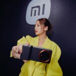 Emma Wu Instagram - 小米這次跟徠卡攜手打造的… 「Xiaomi 14 Ultra」新一代行動光學鏡頭💫 只要打開『大師人像』模式 就可以輕而一舉拍出時尚大片 還有『街拍』模式 讓我能在0.7秒內即時抓拍… 捕捉WULALA 呆萌的瞬間😻😻😻 快來「Xiaomi 尋光而來」光影藝術展 就在華山1914文化創意園區（到3/24喔 快去體驗快去玩耍🙌🏼 #每一鏡_皆傳奇 #Xiaomi_14_Ultra #第五張開始都是用14Ultra #沒有騙你要相信我 #最後一張有驚喜🤪 #覺得很厲害請給💫💫💫